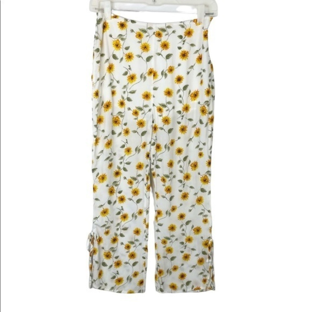 Wild Honey Sunflower Print Capri Pants